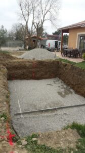 Installation terrassement d'une piscine coque polyester à Auterive 31190 Haute Garonne