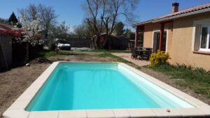 Installation terrassement d'une piscine coque polyester à Auterive 31190 Haute Garonne