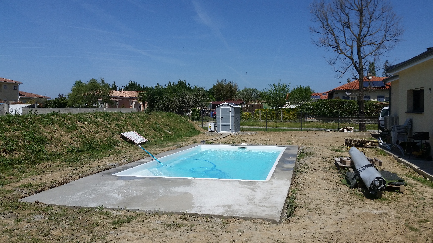 hydrazur piscines installation construction piscine coque polyester Toulouse haute Garonne midi Pyrénées 31 32 81 82 09 liner volet couverture automatique bâche à barres traitement automatique électrolyse régulateur de ph pompe spa piscine filtre à sable verre pompe à chaleur margelles dalles piscine moquette de pierre pool house local technique