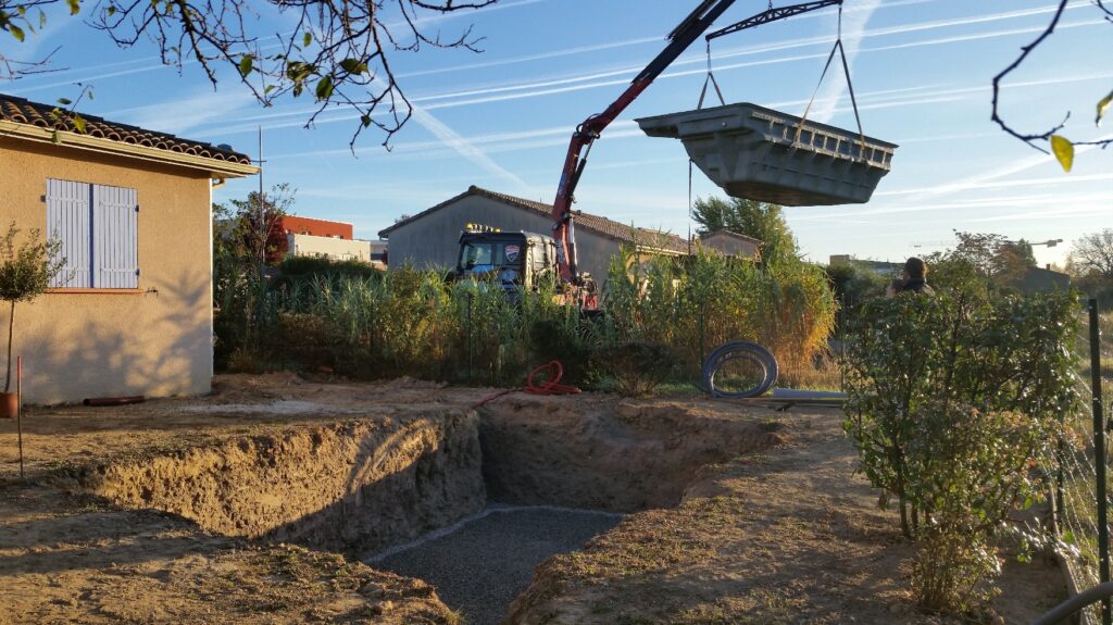 hydrazur piscines 0629592375 75035097700013 10 rue marat 31270 frouzins installation construction piscine coque polyester Toulouse saint gaudens haute Garonne midi Pyrénées ariège gers tarn tarne et garonne 31 32 81 82 09 liner volet couverture automatique bâche à barres traitement automatique électrolyse régulateur de ph pompe spa piscine filtre à sable verre pompe à chaleur margelles dalles piscine moquette de pierre pool house local technique