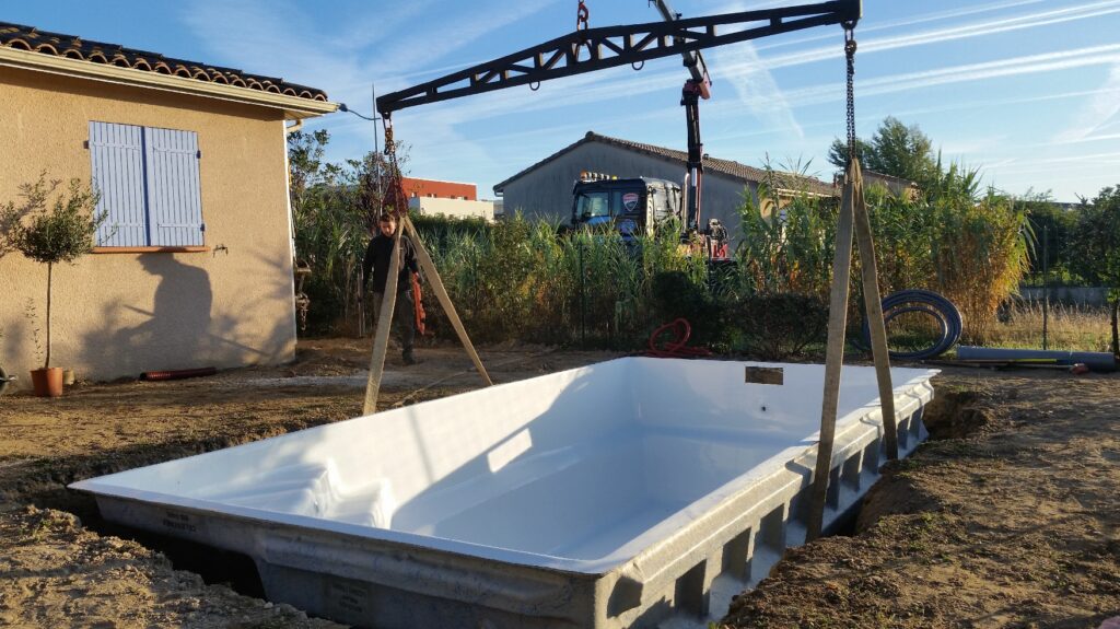 hydrazur piscines 0629592375 75035097700013 10 rue marat 31270 frouzins installation construction piscine coque polyester Toulouse saint gaudens haute Garonne midi Pyrénées ariège gers tarn tarne et garonne 31 32 81 82 09 liner volet couverture automatique bâche à barres traitement automatique électrolyse régulateur de ph pompe spa piscine filtre à sable verre pompe à chaleur margelles dalles piscine moquette de pierre pool house local technique