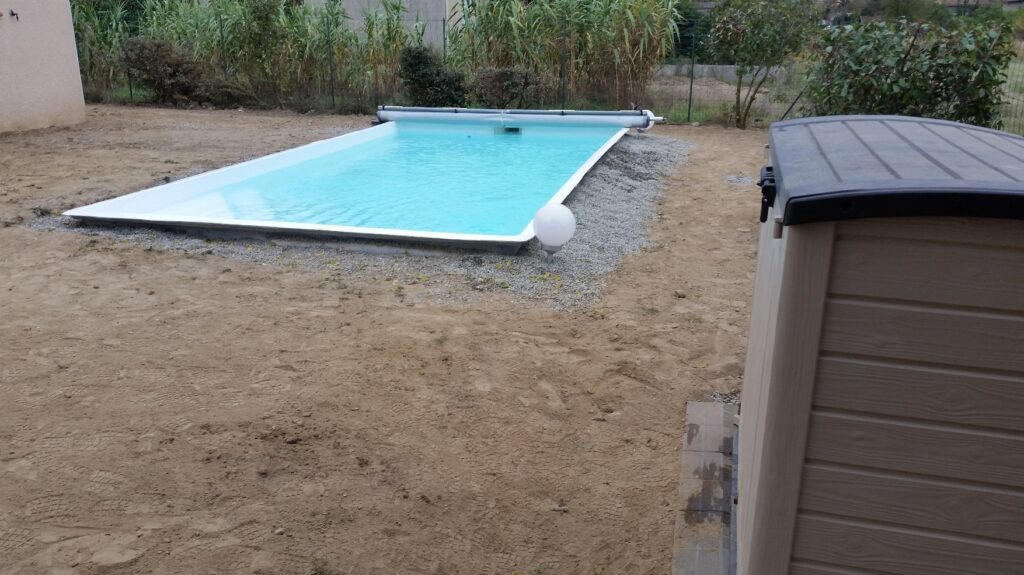 hydrazur piscines 0629592375 75035097700013 10 rue marat 31270 frouzins installation construction piscine coque polyester Toulouse saint gaudens haute Garonne midi Pyrénées ariège gers tarn tarne et garonne 31 32 81 82 09 liner volet couverture automatique bâche à barres traitement automatique électrolyse régulateur de ph pompe spa piscine filtre à sable verre pompe à chaleur margelles dalles piscine moquette de pierre pool house local technique