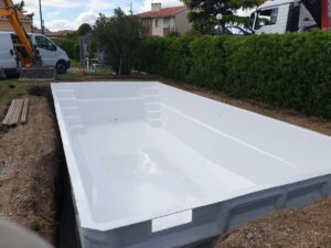 ydrazur Piscines livraison piscine coque polyester à Portet sur Garonne 31120 Haute Garonne Toulouse