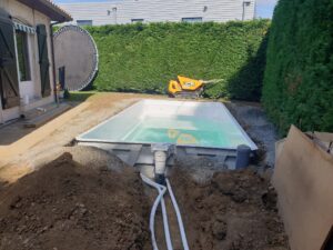 Installation piscine coque polyester Tournefeuille 31170 Haute Garonne 31 Toulouse