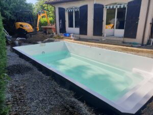 Installation piscine coque polyester Tournefeuille 31170 Haute Garonne 31 Toulouse