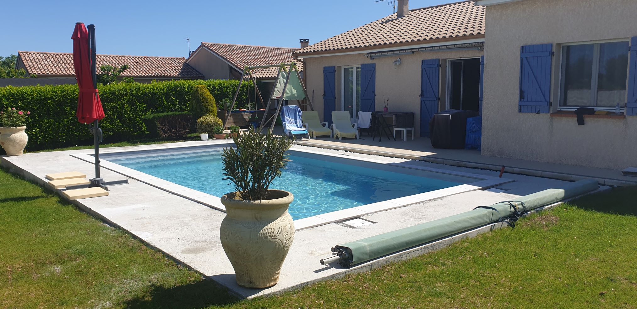 installation piscine coque polyester