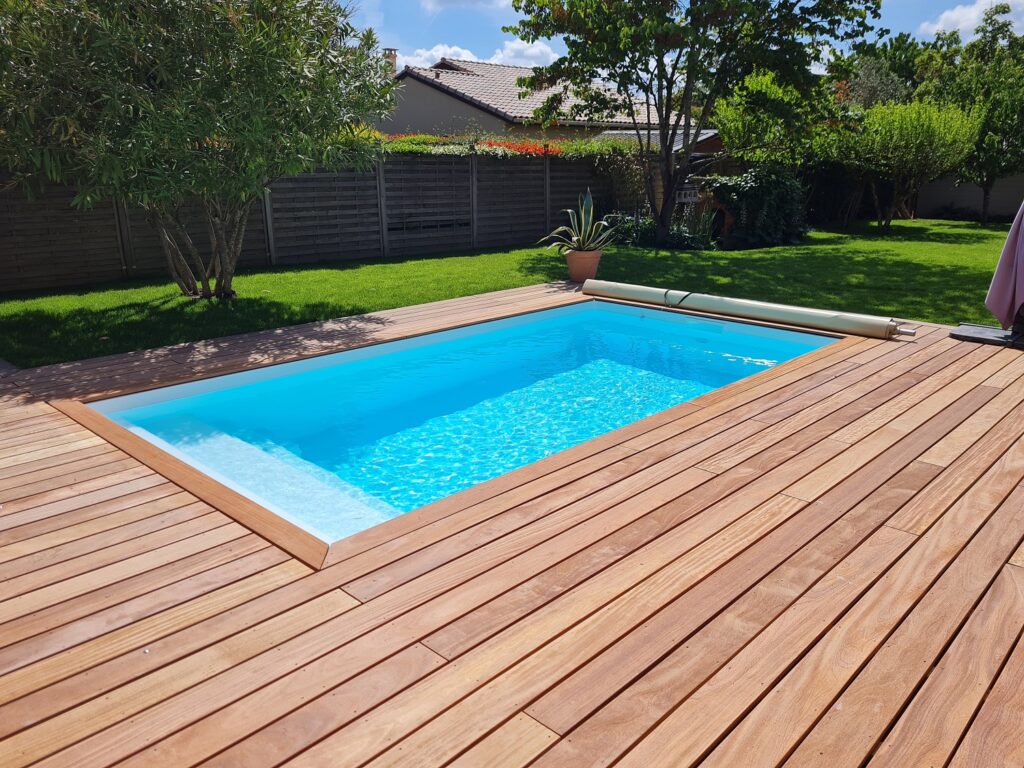 Vente et installation d’une piscine coque polyester oia 5.30mx2.80m profondeur 1,50m 31100 Toulouse Haute Garonne 31 Toulouse